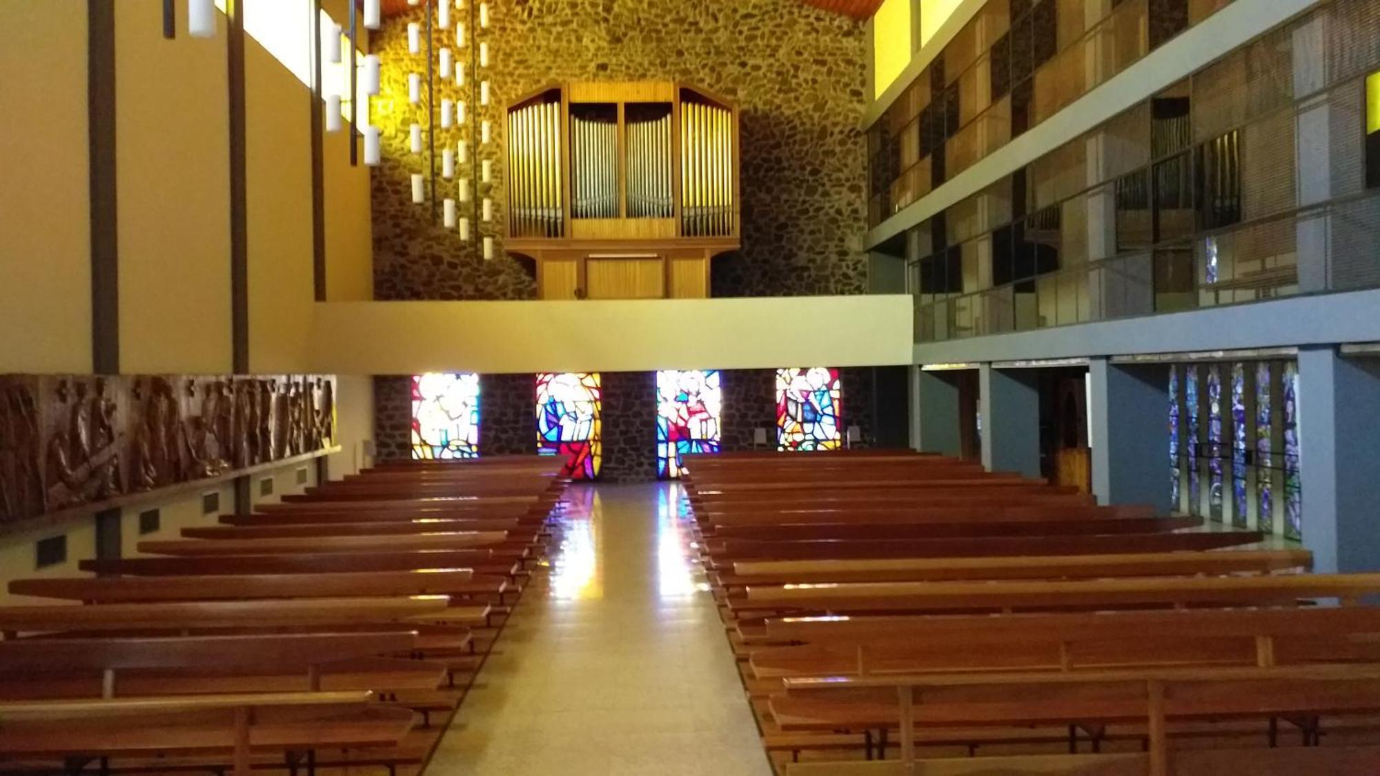 Residencia Sagrada Familia Hotel La Seu d'Urgell Ngoại thất bức ảnh